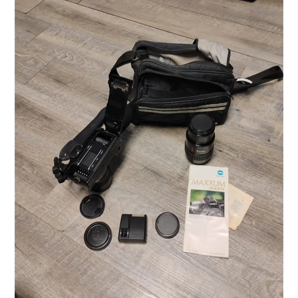 Minolta Maxxum 3000i Bundle Set 35mm SLR Film Camera 2 Lenses Flash untested